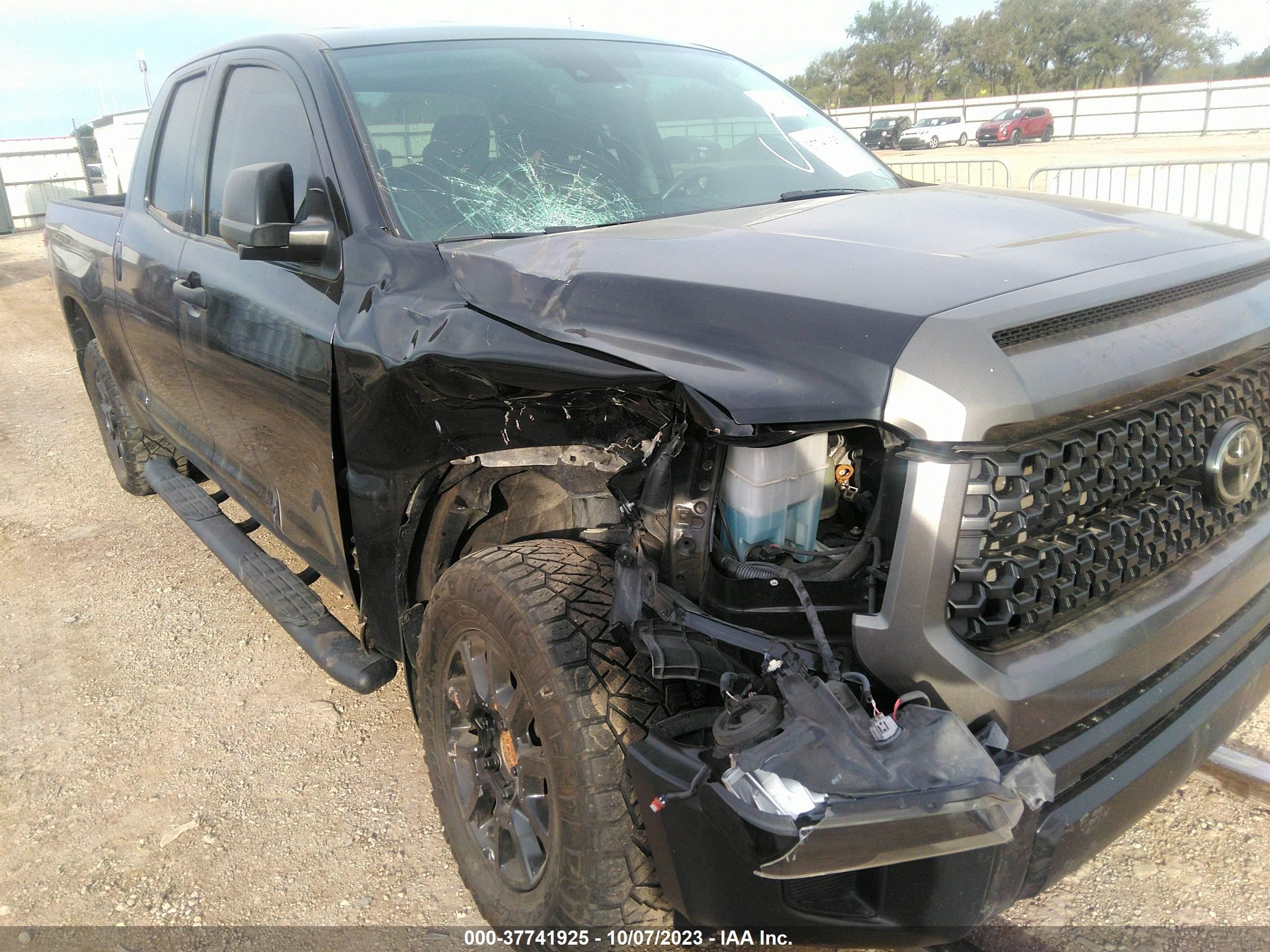 Photo 5 VIN: 5TFRY5F16MX279111 - TOYOTA TUNDRA 