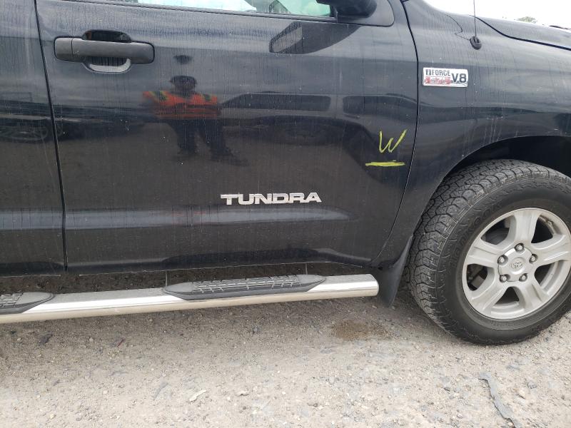 Photo 8 VIN: 5TFRY5F17AX081732 - TOYOTA TUNDRA DOU 