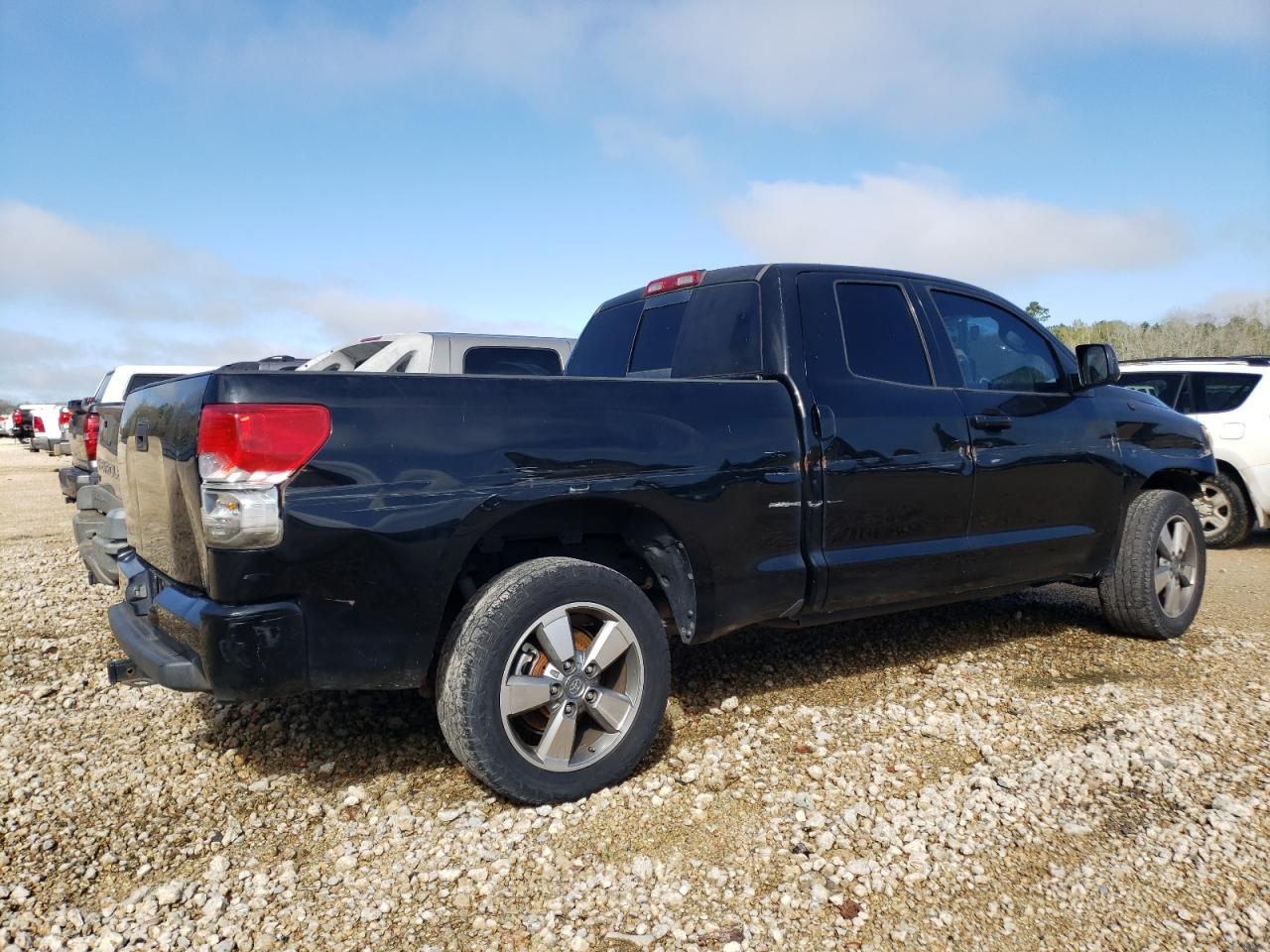 Photo 2 VIN: 5TFRY5F17AX087613 - TOYOTA TUNDRA 