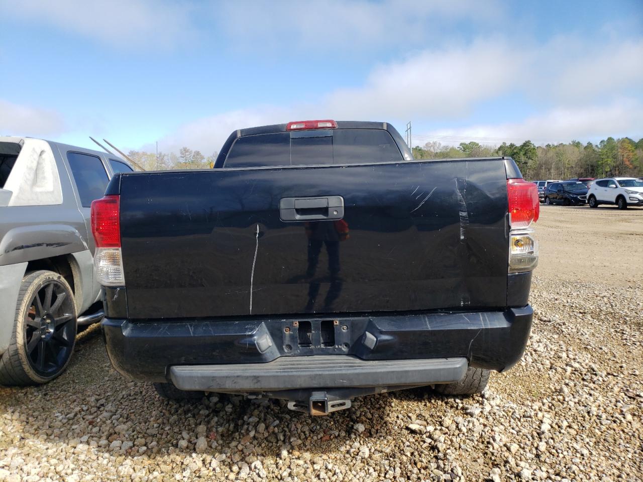 Photo 5 VIN: 5TFRY5F17AX087613 - TOYOTA TUNDRA 