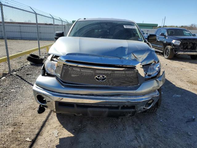 Photo 4 VIN: 5TFRY5F17CX116272 - TOYOTA TUNDRA DOU 