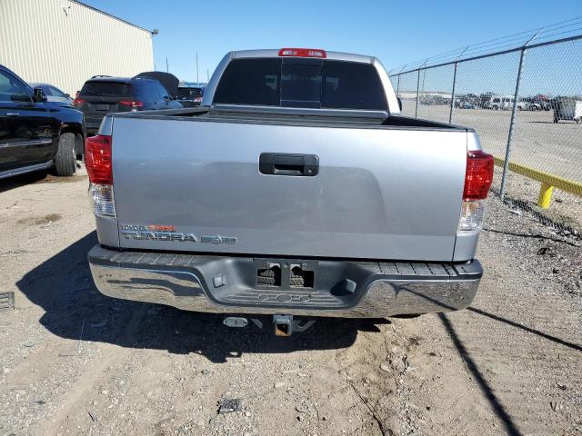 Photo 5 VIN: 5TFRY5F17CX116272 - TOYOTA TUNDRA DOU 