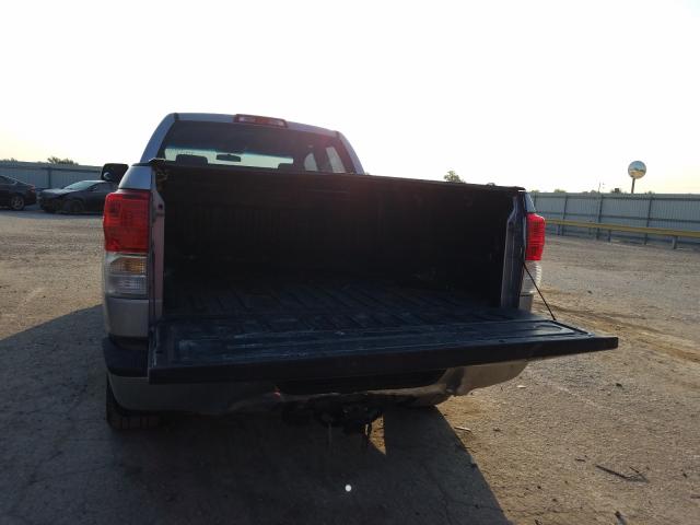 Photo 8 VIN: 5TFRY5F18BX115002 - TOYOTA TUNDRA DOU 