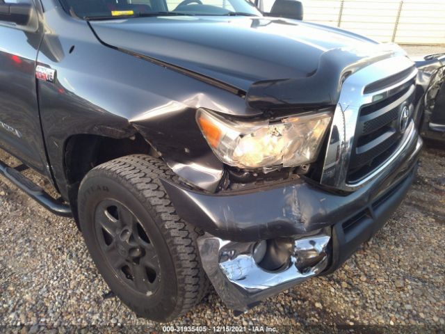 Photo 5 VIN: 5TFRY5F18DX133695 - TOYOTA TUNDRA 2WD TRUCK 