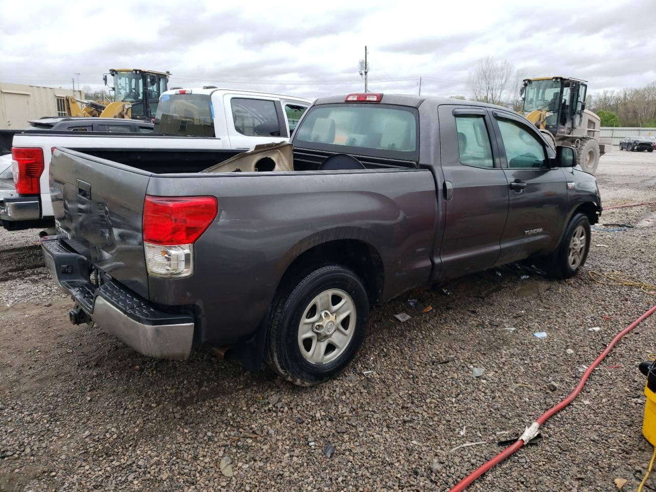 Photo 2 VIN: 5TFRY5F18DX146298 - TOYOTA TUNDRA 