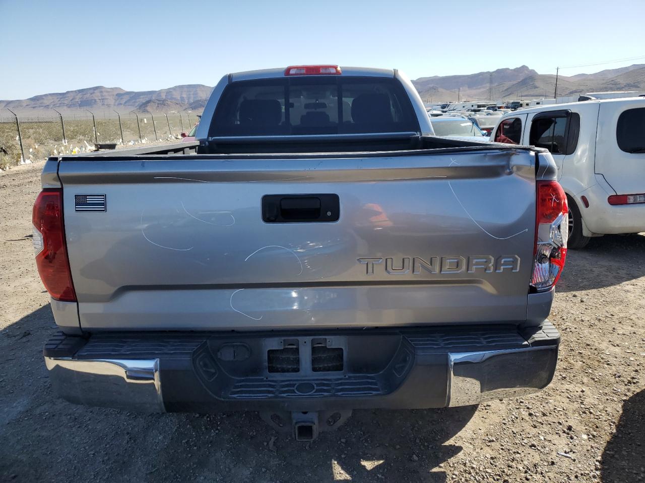 Photo 5 VIN: 5TFRY5F18EX168044 - TOYOTA TUNDRA 