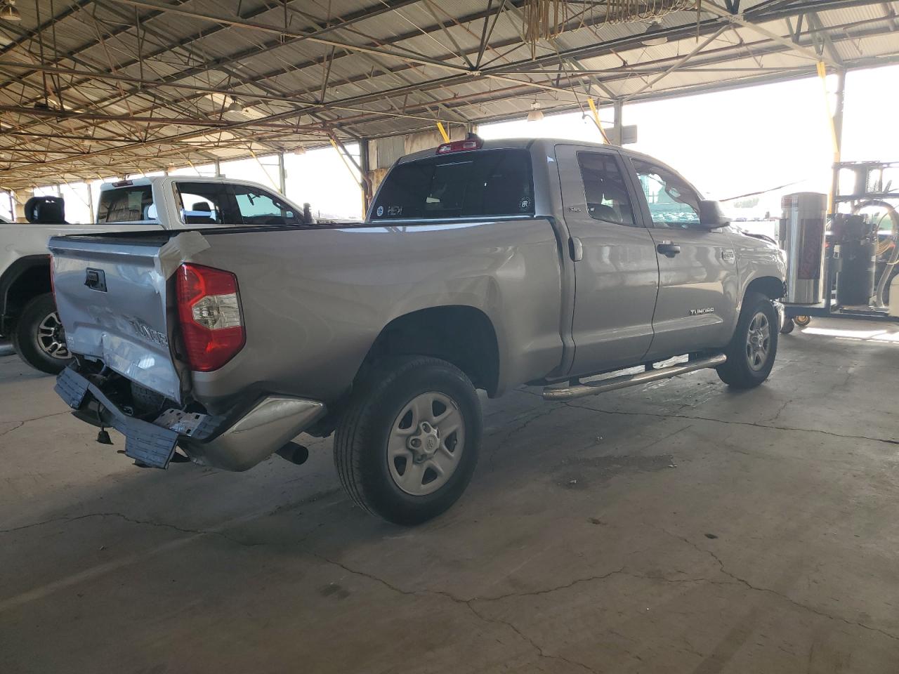 Photo 2 VIN: 5TFRY5F18MX294502 - TOYOTA TUNDRA 