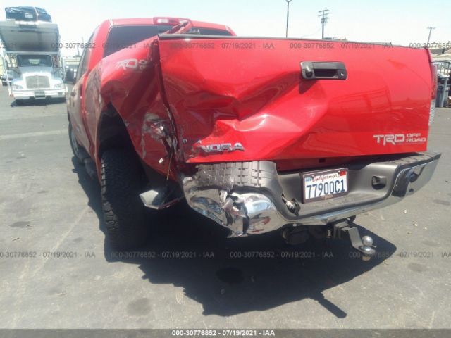 Photo 5 VIN: 5TFRY5F19AX075057 - TOYOTA TUNDRA 2WD TRUCK 