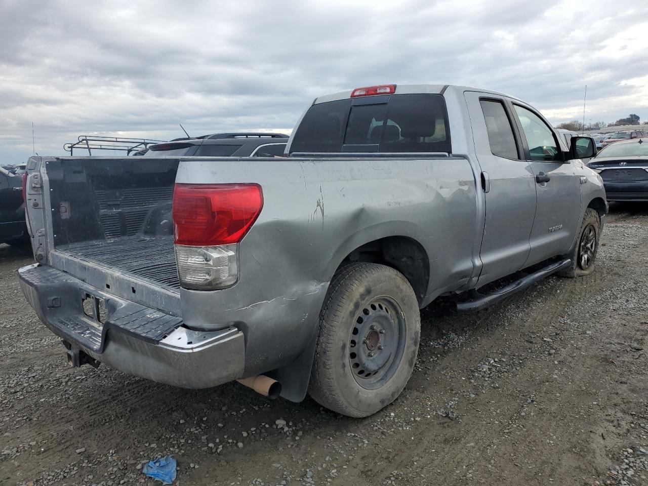 Photo 2 VIN: 5TFRY5F19AX084888 - TOYOTA TUNDRA 