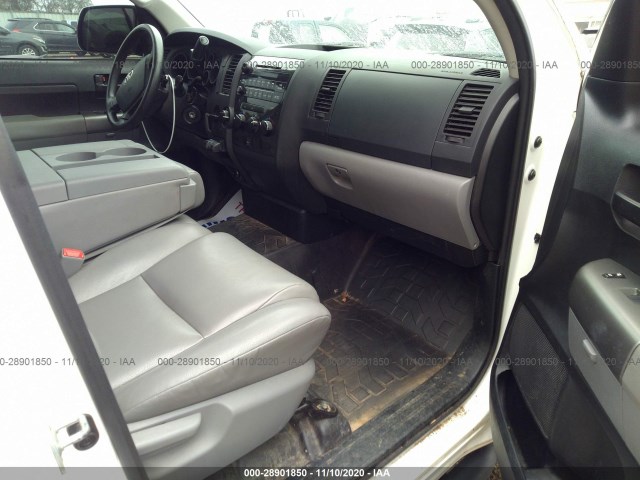 Photo 4 VIN: 5TFRY5F19AX097429 - TOYOTA TUNDRA 2WD TRUCK 