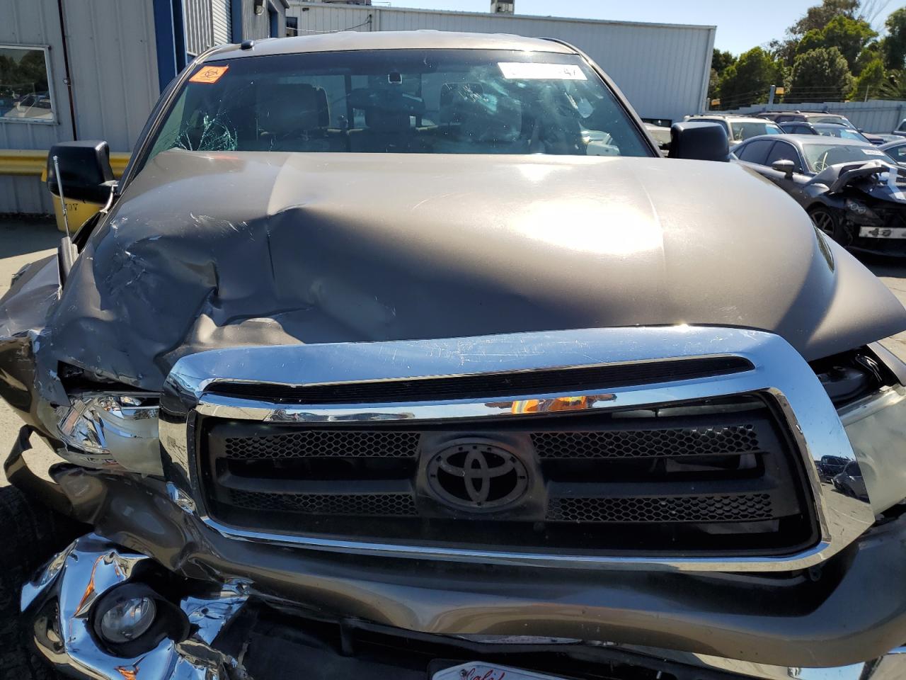 Photo 10 VIN: 5TFRY5F19BX104543 - TOYOTA TUNDRA 