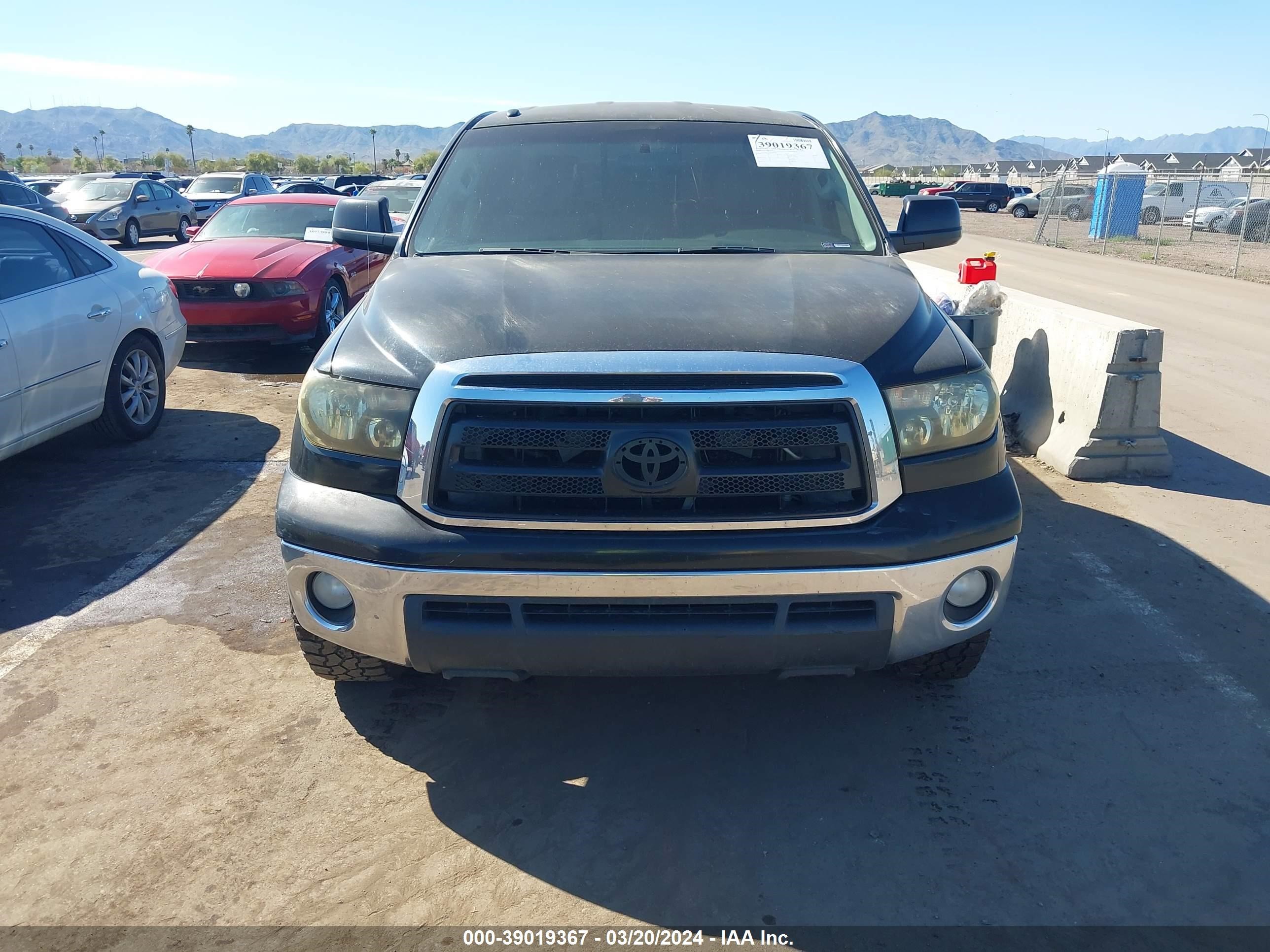 Photo 11 VIN: 5TFRY5F19CX129735 - TOYOTA TUNDRA 