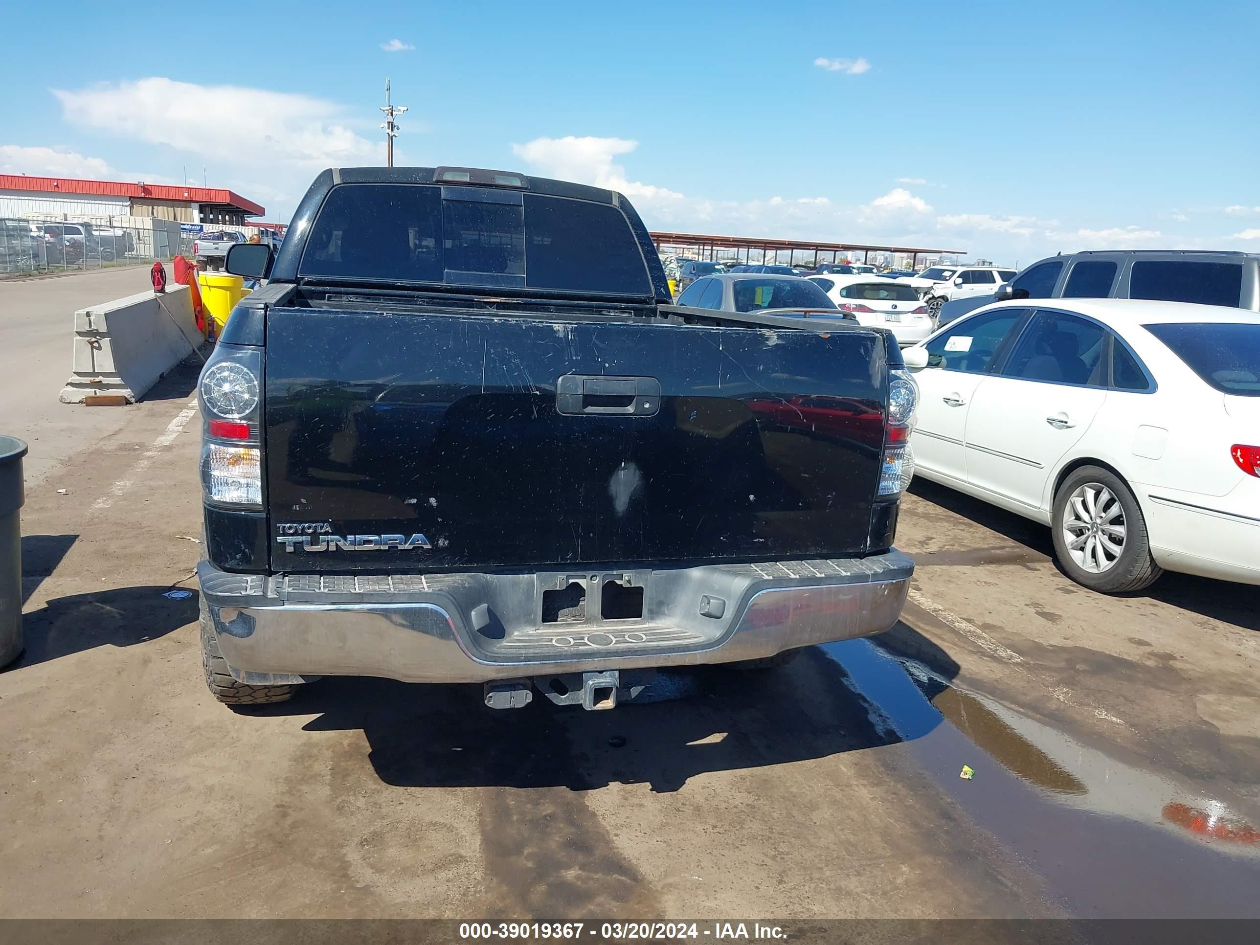 Photo 15 VIN: 5TFRY5F19CX129735 - TOYOTA TUNDRA 