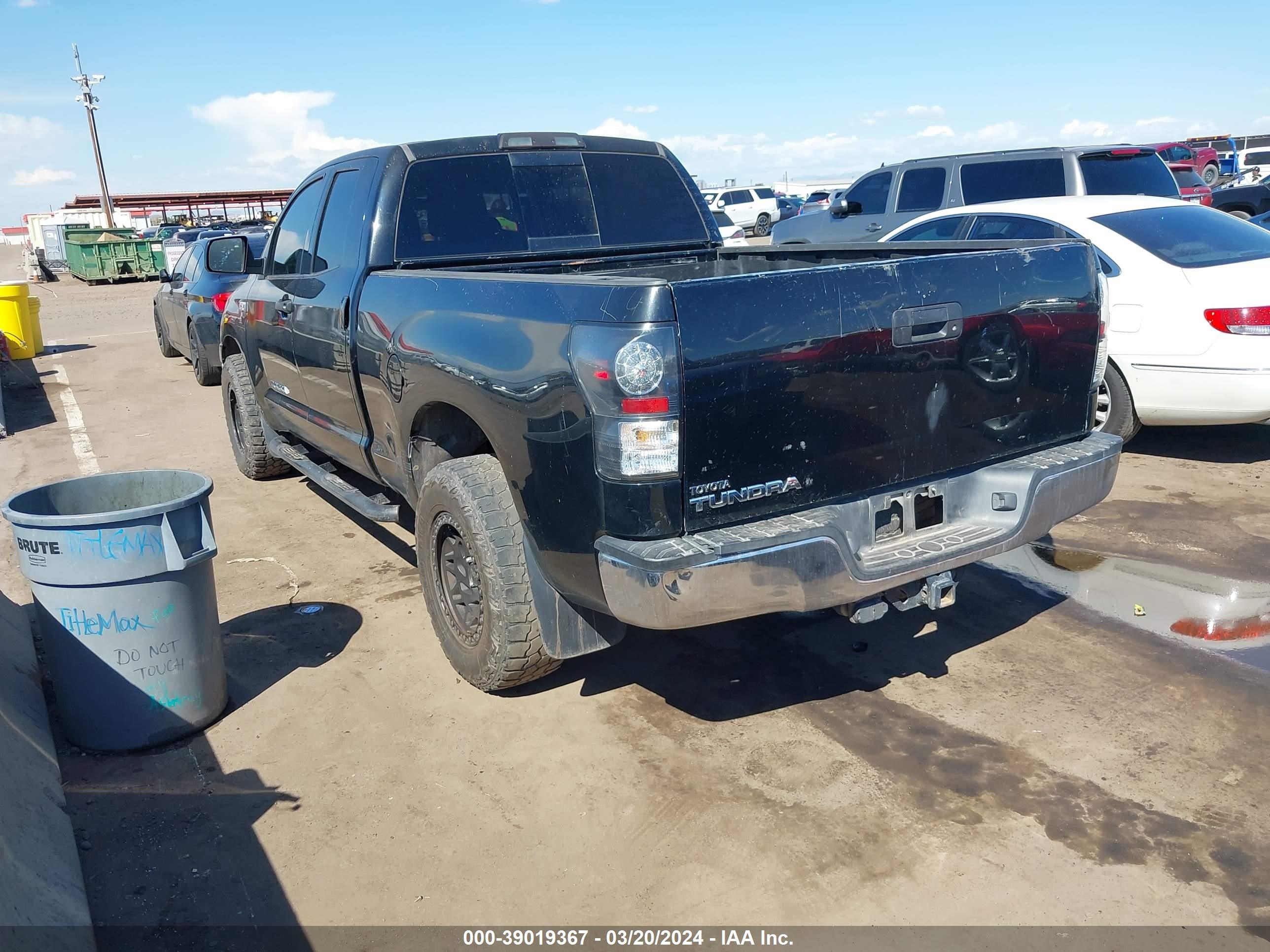 Photo 2 VIN: 5TFRY5F19CX129735 - TOYOTA TUNDRA 