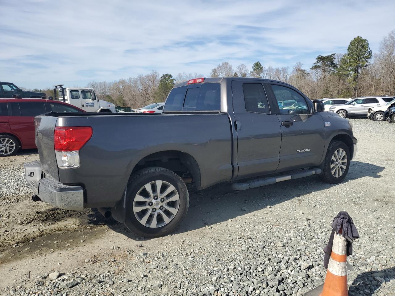 Photo 2 VIN: 5TFRY5F19DX146147 - TOYOTA TUNDRA 