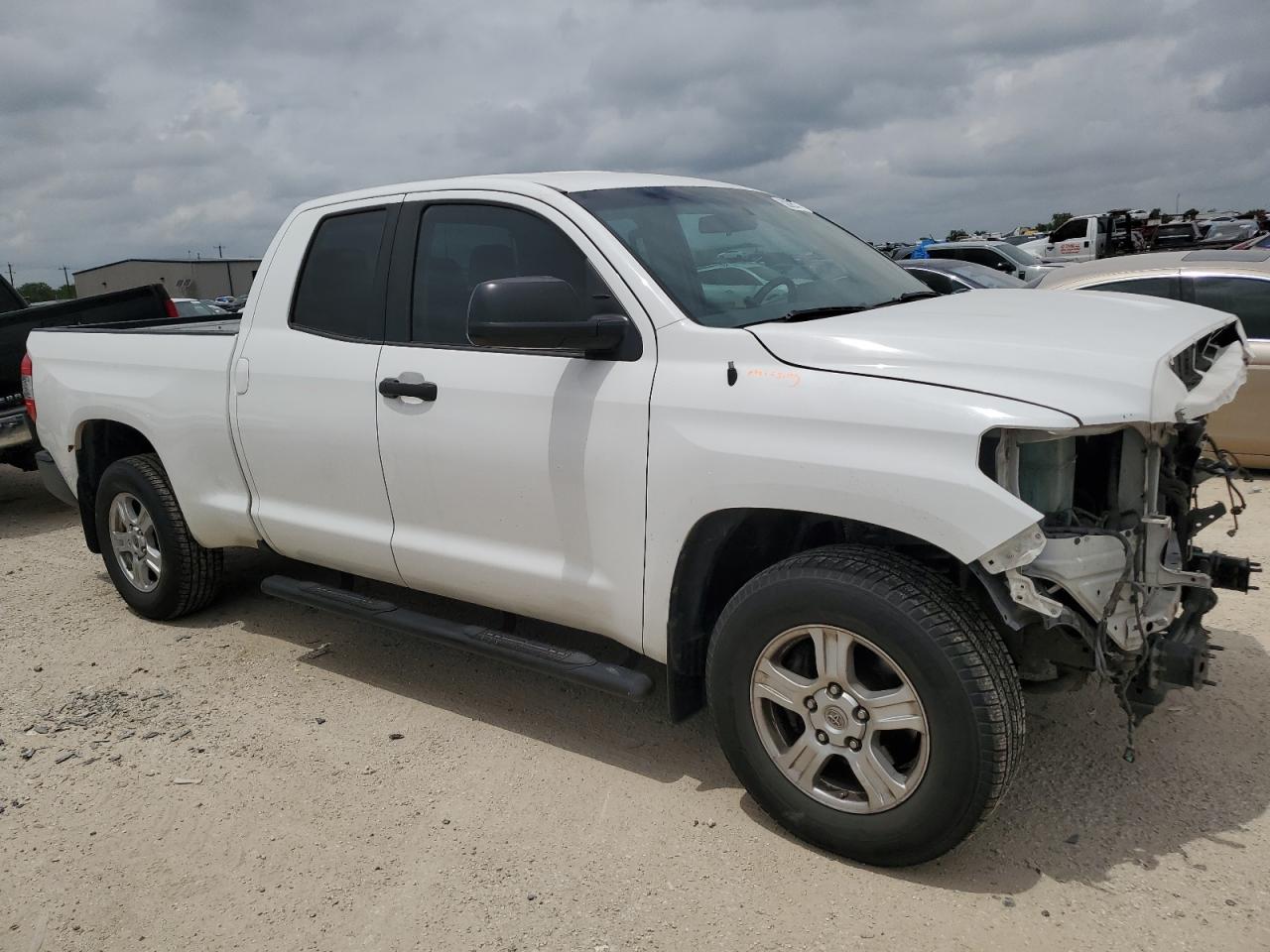 Photo 3 VIN: 5TFRY5F19EX149373 - TOYOTA TUNDRA 