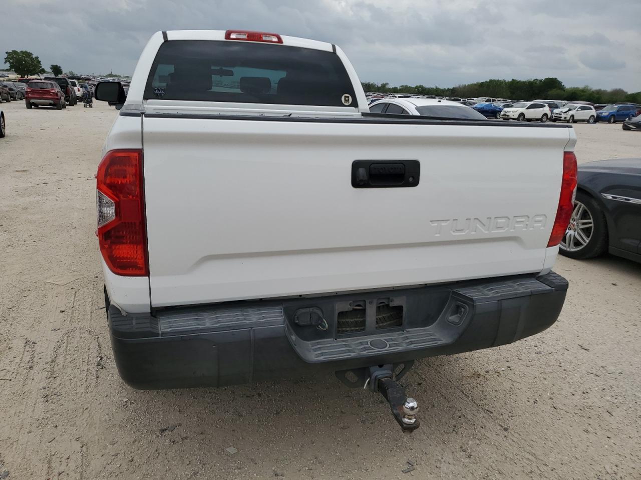 Photo 5 VIN: 5TFRY5F19EX149373 - TOYOTA TUNDRA 