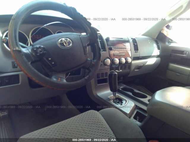 Photo 4 VIN: 5TFRY5F1XAX087573 - TOYOTA TUNDRA 2WD TRUCK 