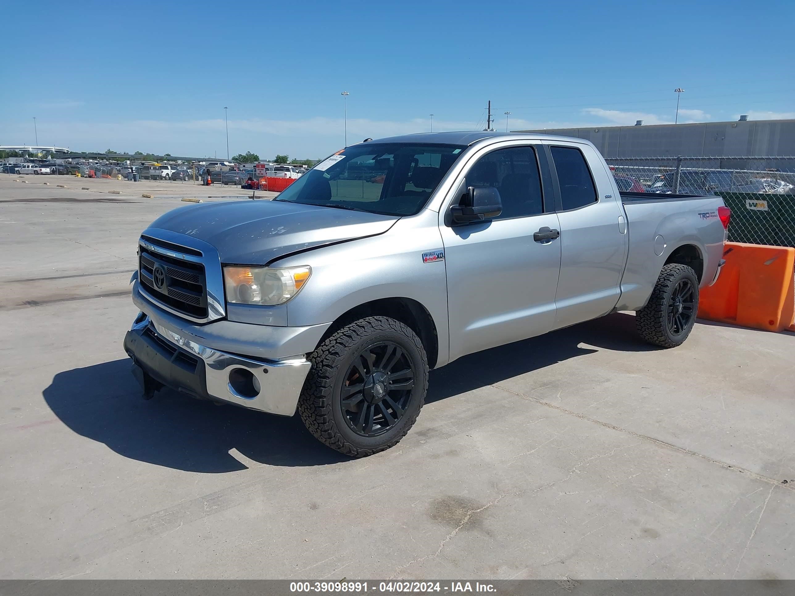 Photo 1 VIN: 5TFRY5F1XAX089856 - TOYOTA TUNDRA 