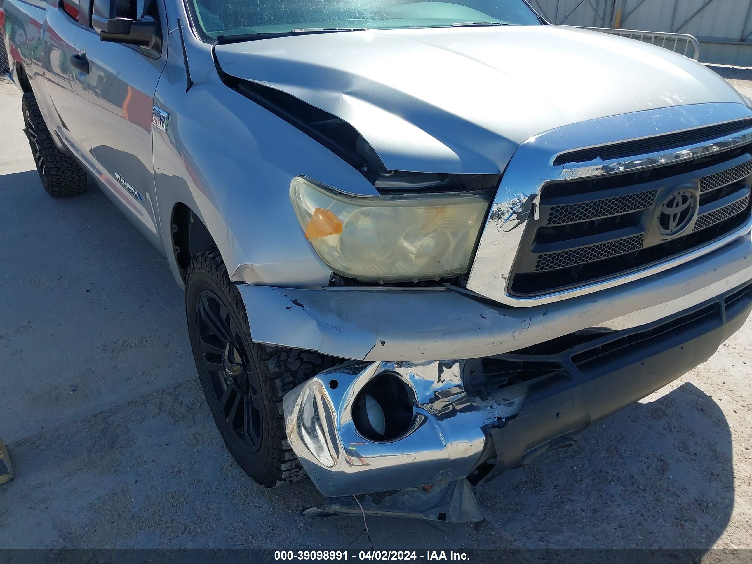 Photo 5 VIN: 5TFRY5F1XAX089856 - TOYOTA TUNDRA 