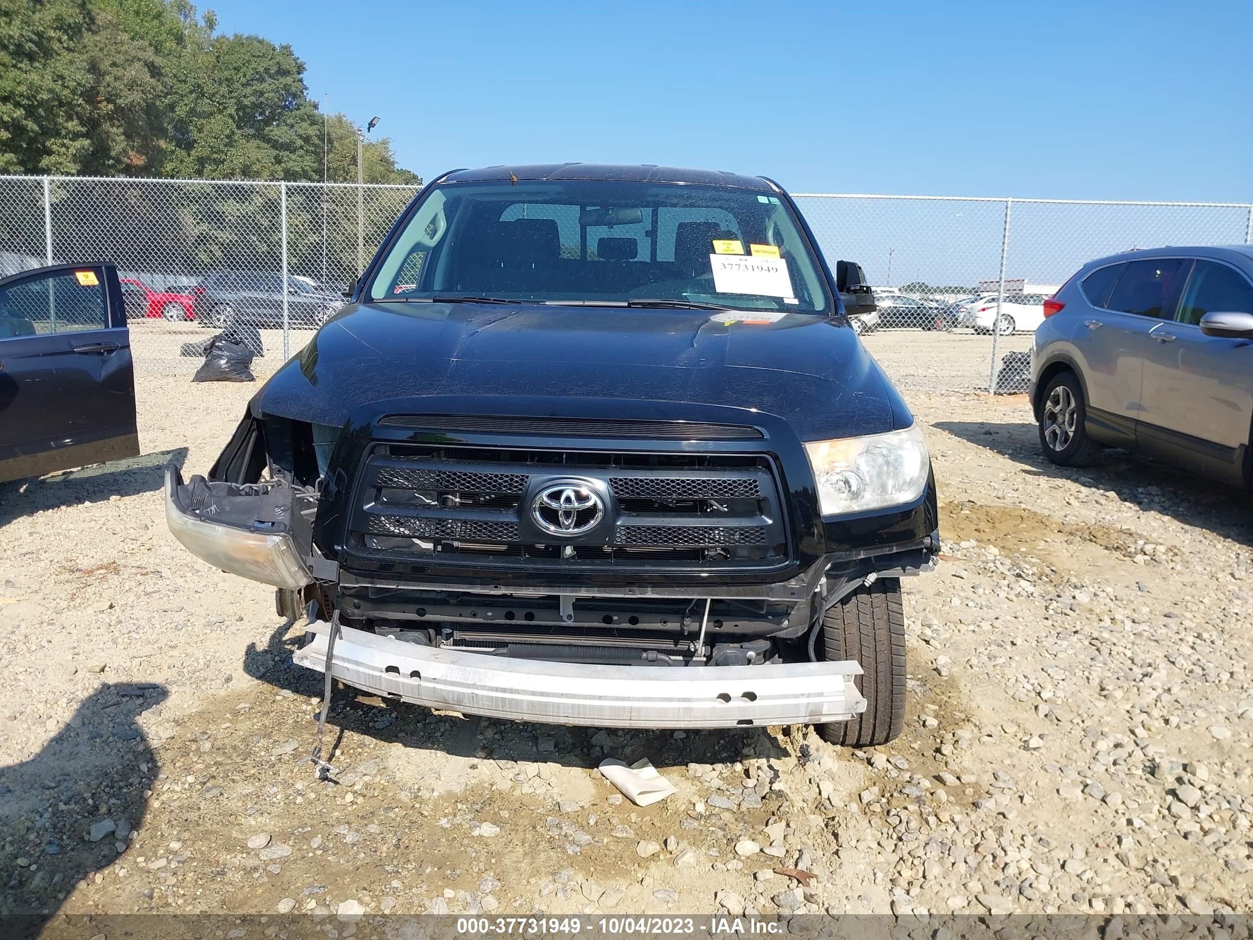 Photo 12 VIN: 5TFRY5F1XBX099367 - TOYOTA TUNDRA 