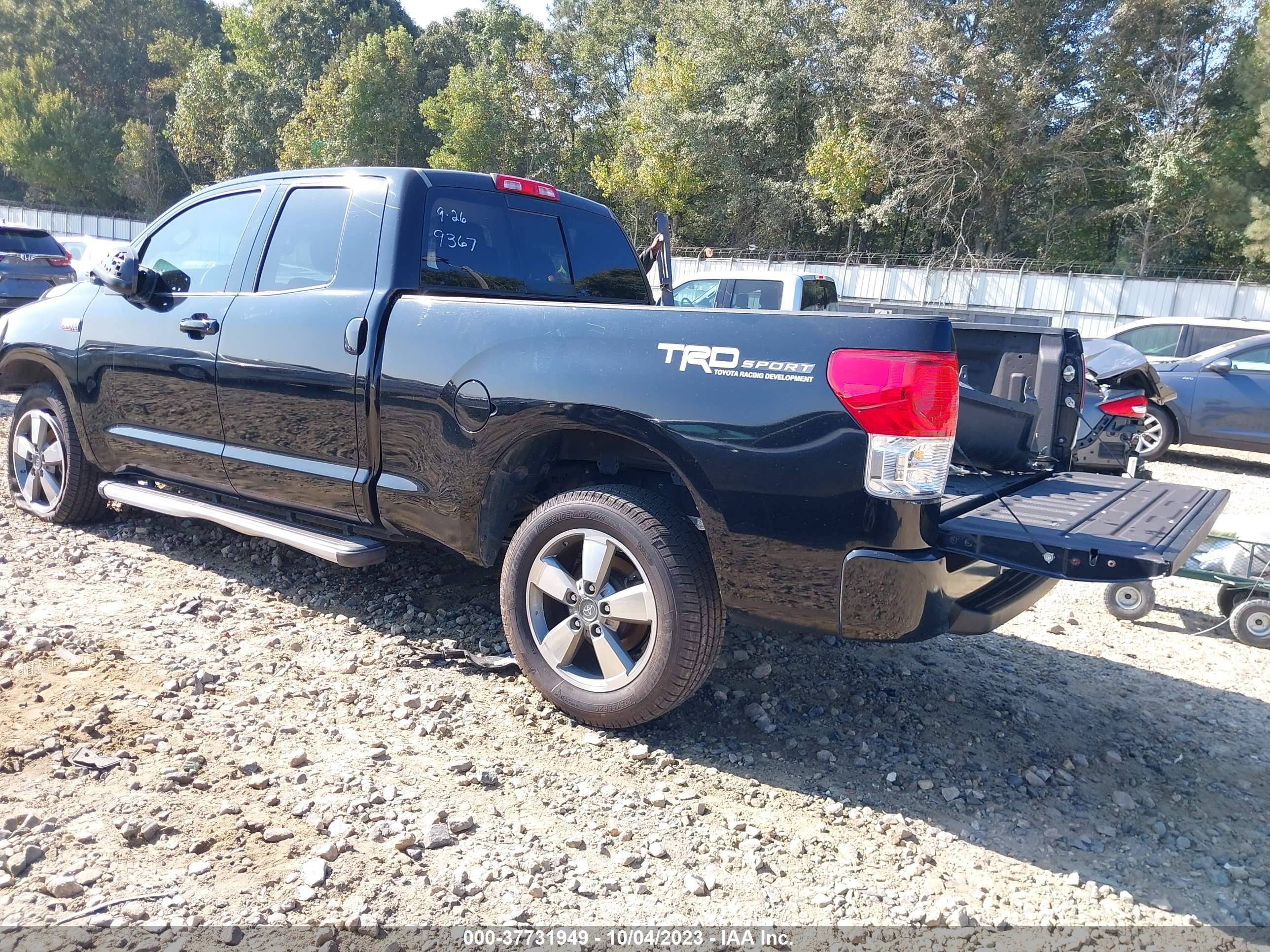 Photo 2 VIN: 5TFRY5F1XBX099367 - TOYOTA TUNDRA 