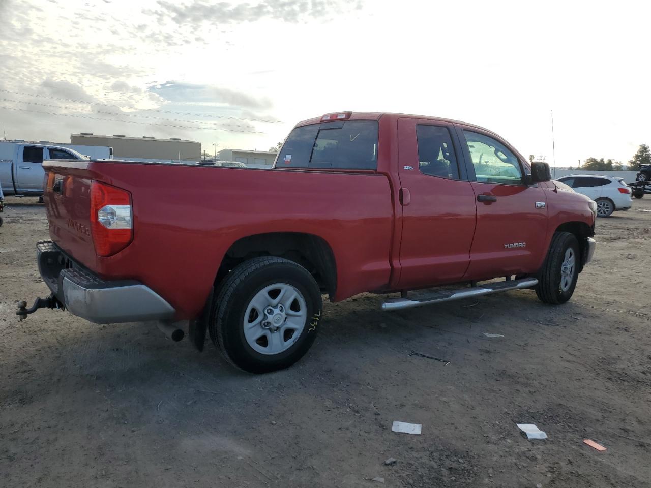 Photo 2 VIN: 5TFRY5F1XJX239528 - TOYOTA TUNDRA 