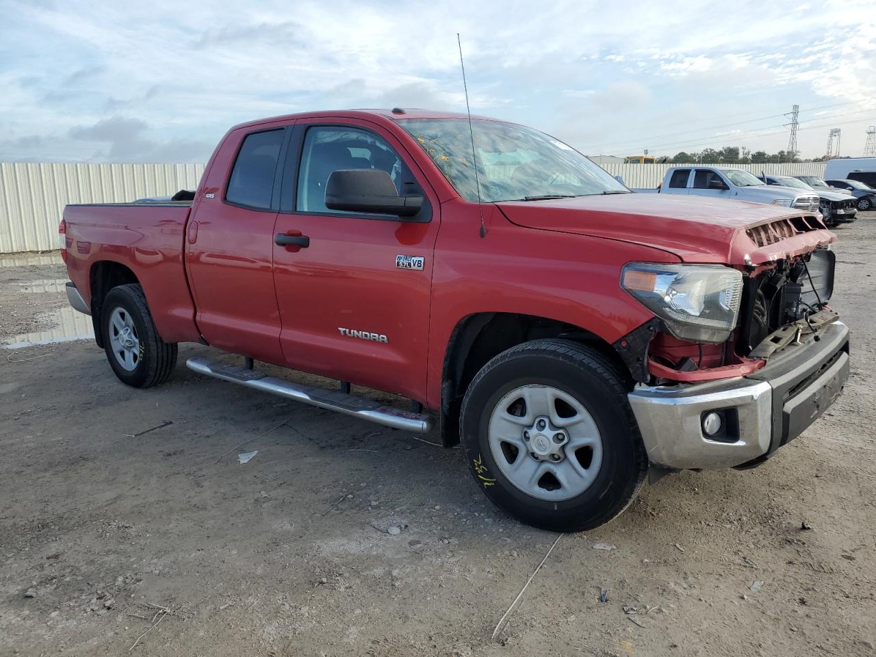 Photo 3 VIN: 5TFRY5F1XJX239528 - TOYOTA TUNDRA 