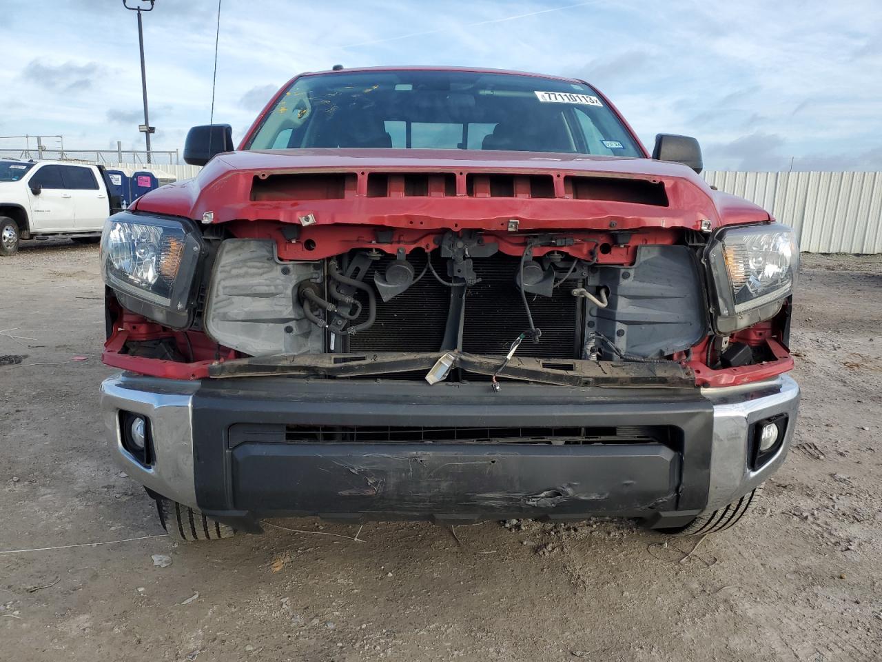 Photo 4 VIN: 5TFRY5F1XJX239528 - TOYOTA TUNDRA 