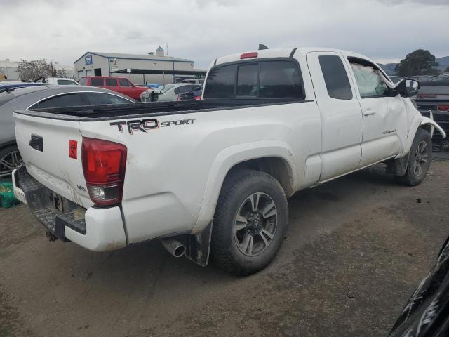 Photo 2 VIN: 5TFRZ5CN7HX032206 - TOYOTA TACOMA 