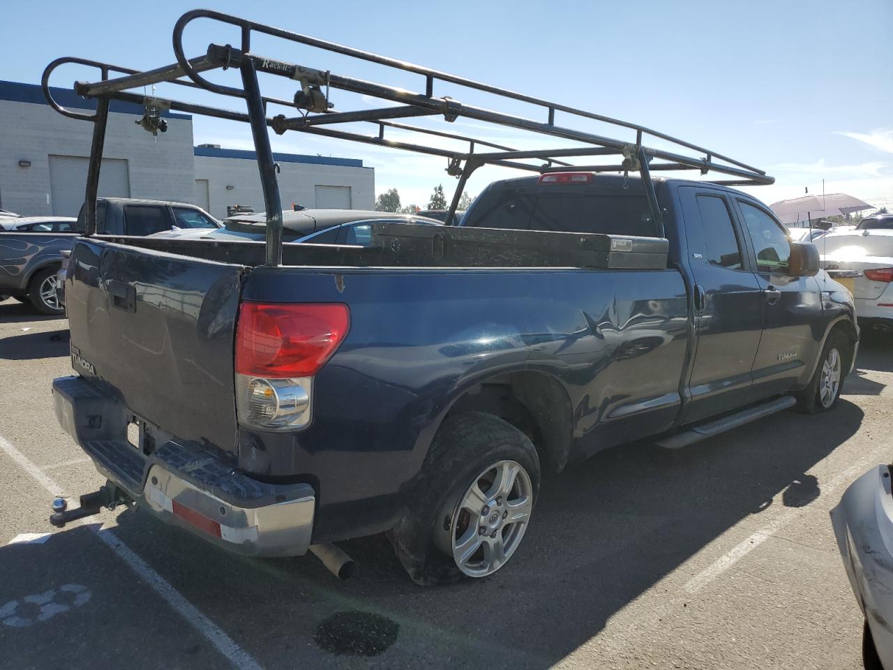 Photo 2 VIN: 5TFSV541X7X002866 - TOYOTA TUNDRA 