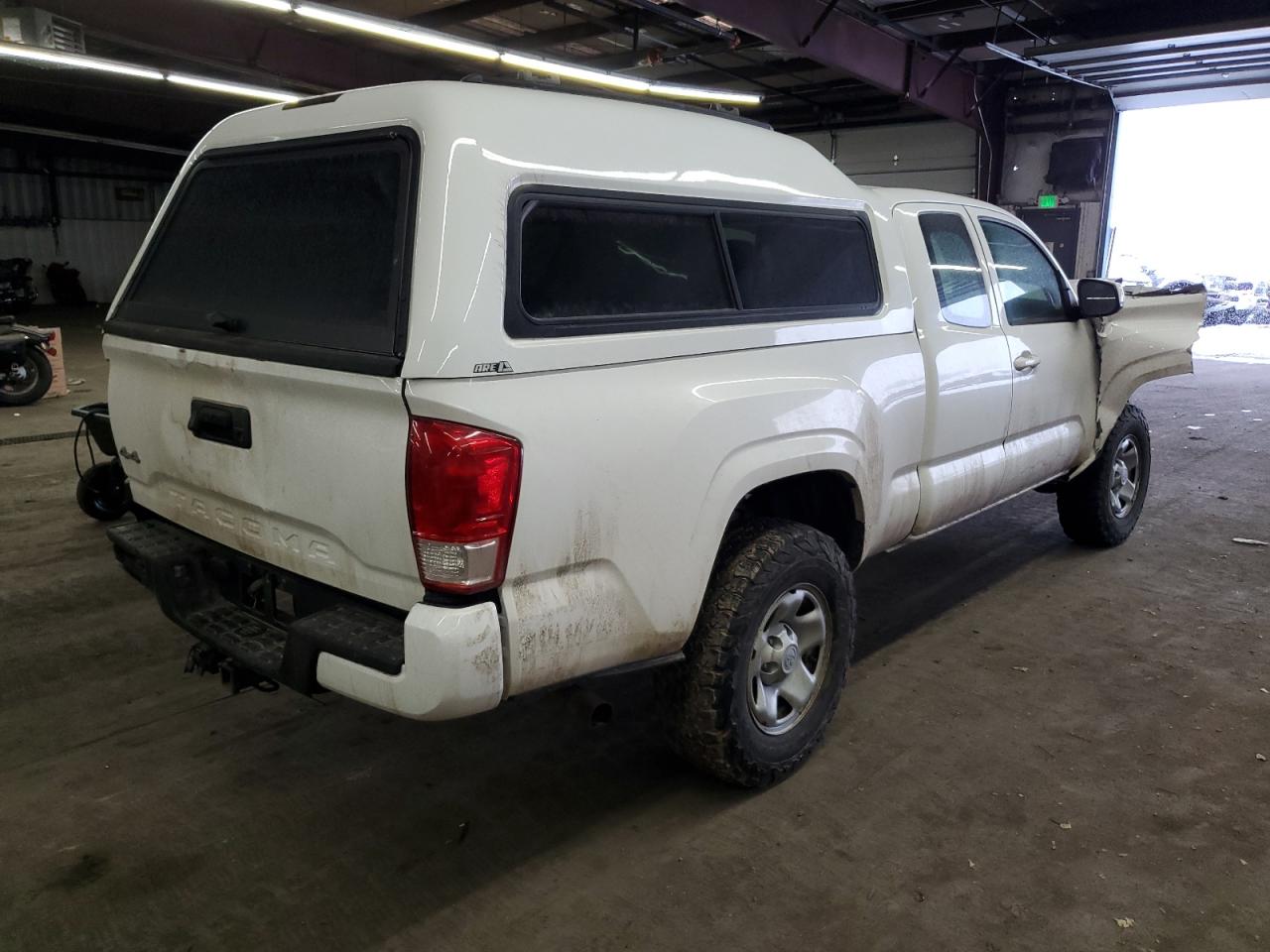 Photo 2 VIN: 5TFSX5EN0HX053130 - TOYOTA TACOMA 