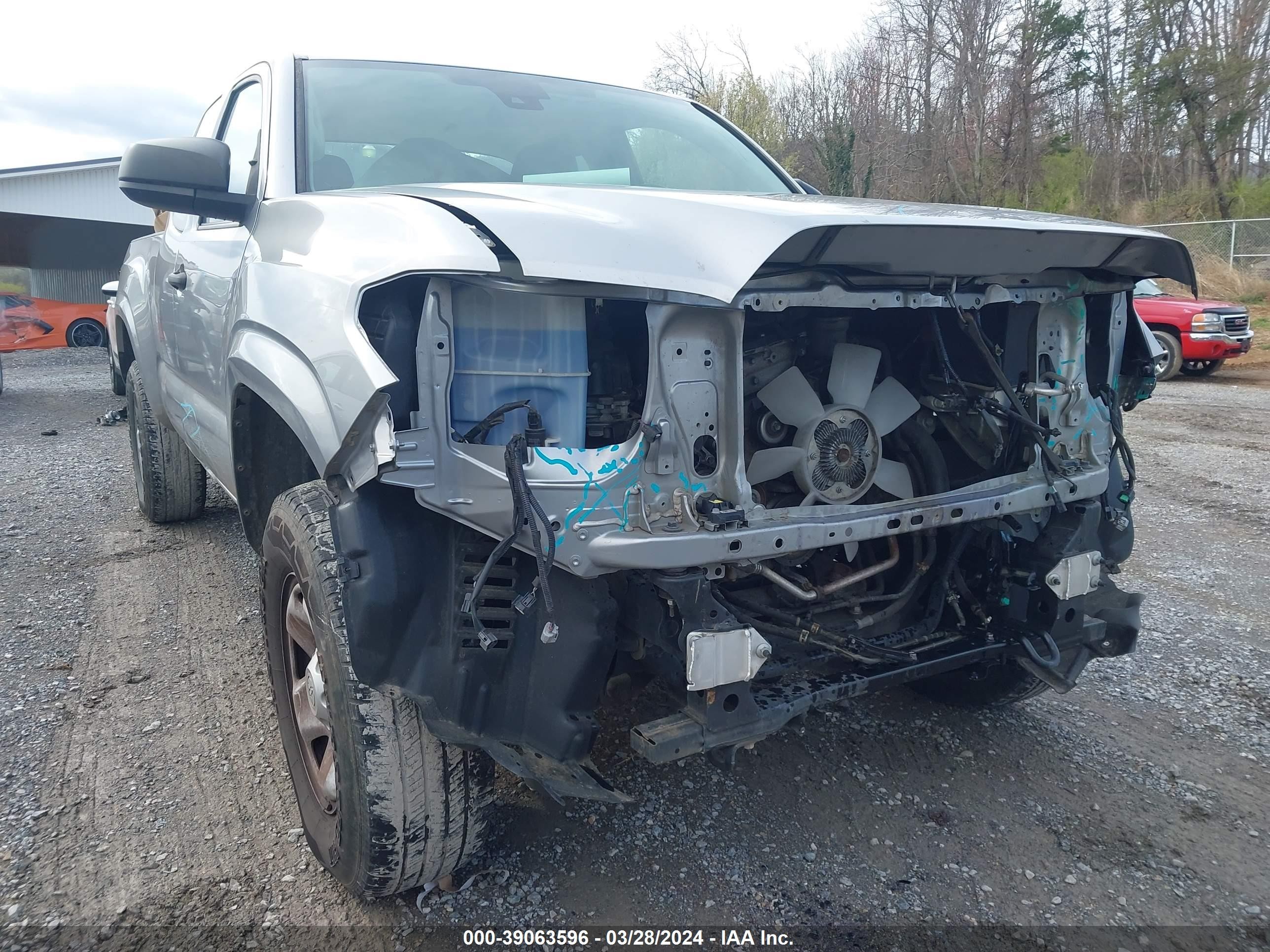 Photo 18 VIN: 5TFSX5EN2JX059792 - TOYOTA TACOMA 