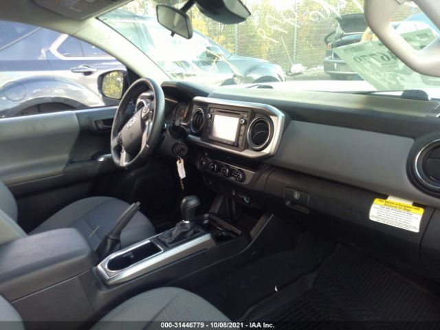 Photo 4 VIN: 5TFSX5EN2JX061882 - TOYOTA TACOMA 