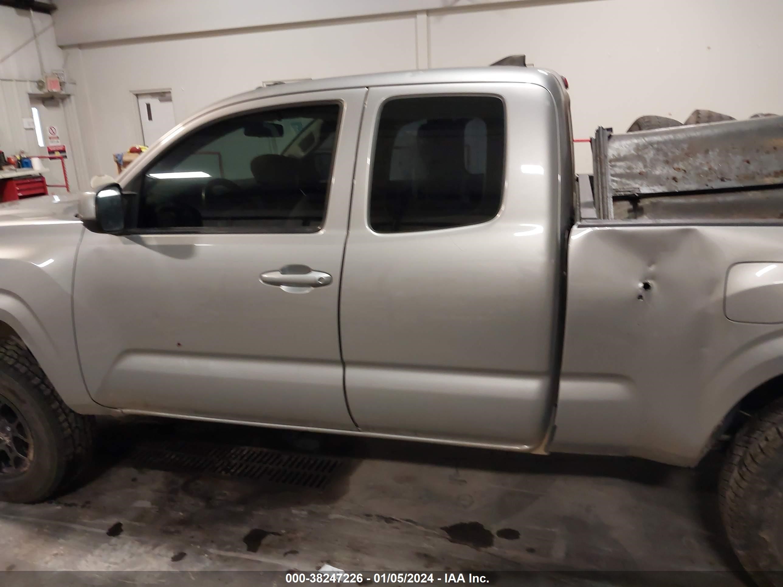 Photo 14 VIN: 5TFSX5EN6GX044950 - TOYOTA TACOMA 