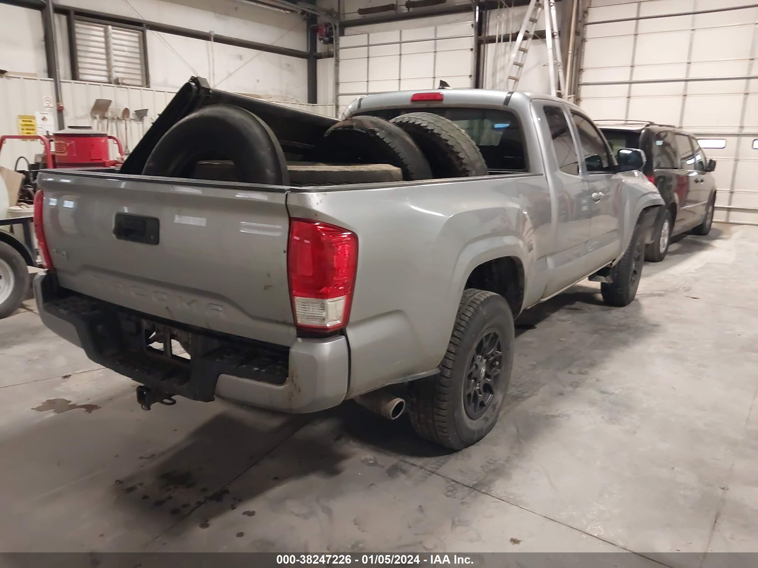 Photo 3 VIN: 5TFSX5EN6GX044950 - TOYOTA TACOMA 