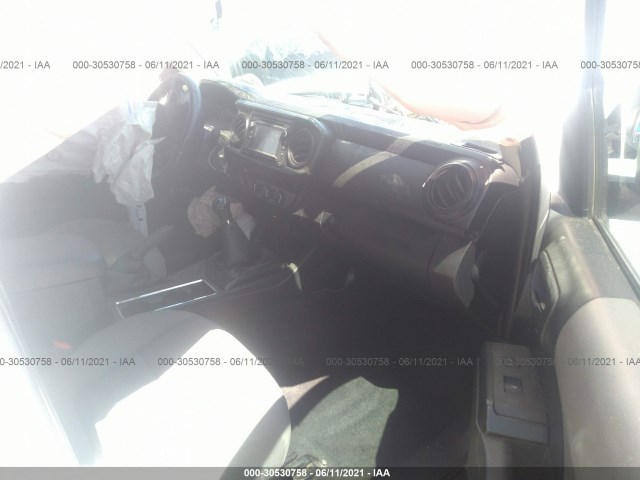 Photo 4 VIN: 5TFSX5EN6HX049499 - TOYOTA TACOMA 