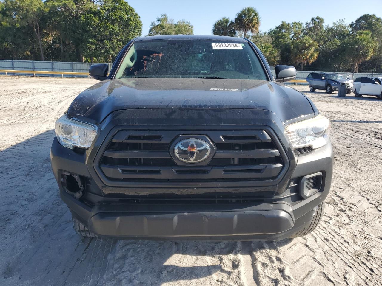 Photo 4 VIN: 5TFSX5EN7JX061117 - TOYOTA TACOMA 