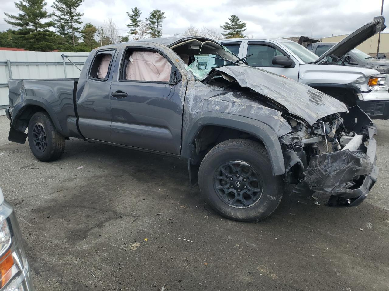 Photo 3 VIN: 5TFSX5EN8KX064660 - TOYOTA TACOMA 