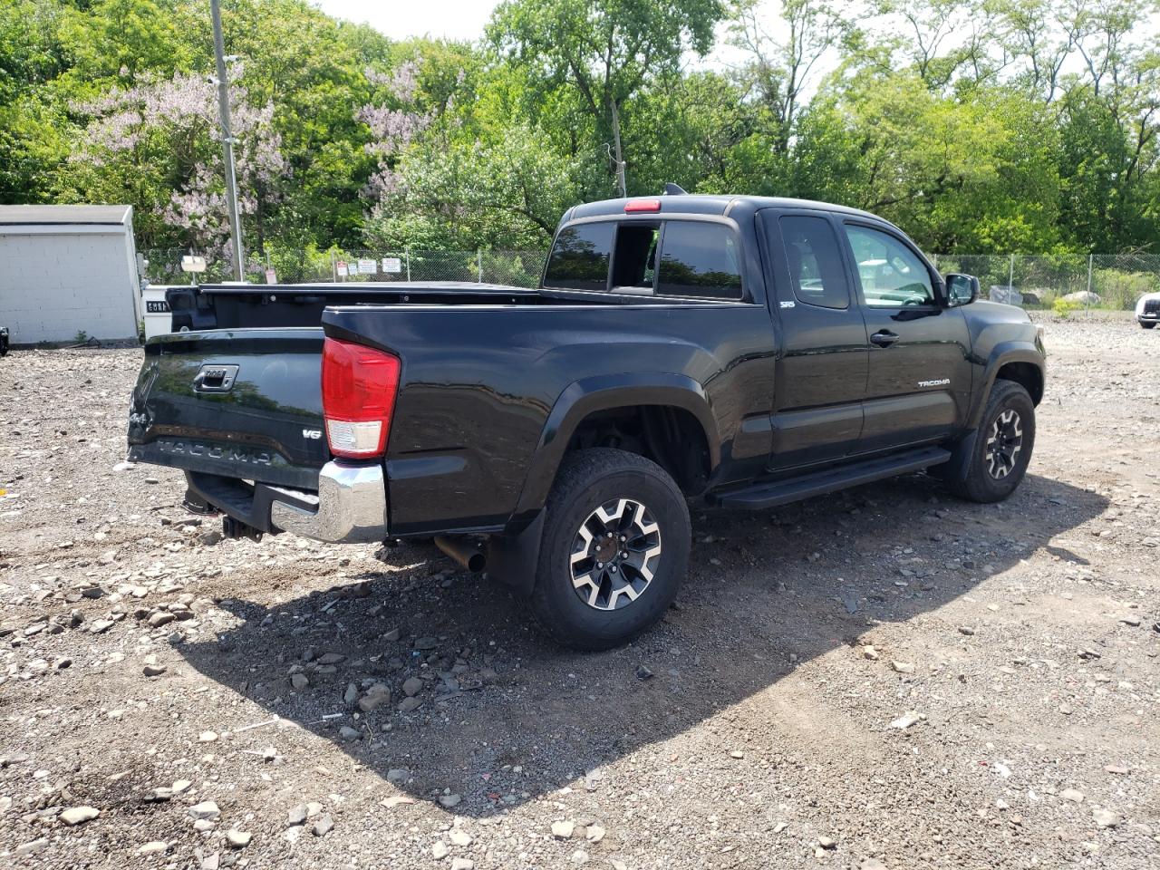 Photo 2 VIN: 5TFSZ5AN0HX074513 - TOYOTA TACOMA 