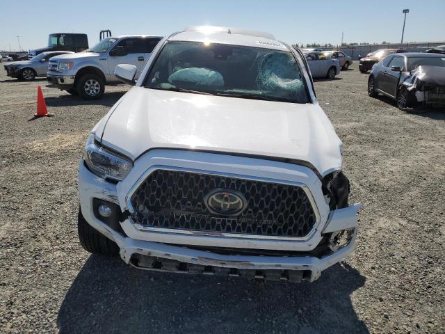 Photo 4 VIN: 5TFSZ5AN0JX156618 - TOYOTA TACOMA 