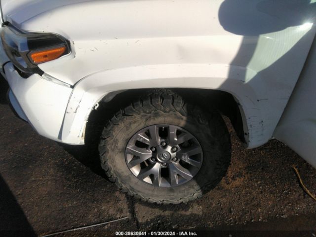 Photo 5 VIN: 5TFSZ5AN1HX055209 - TOYOTA TACOMA 