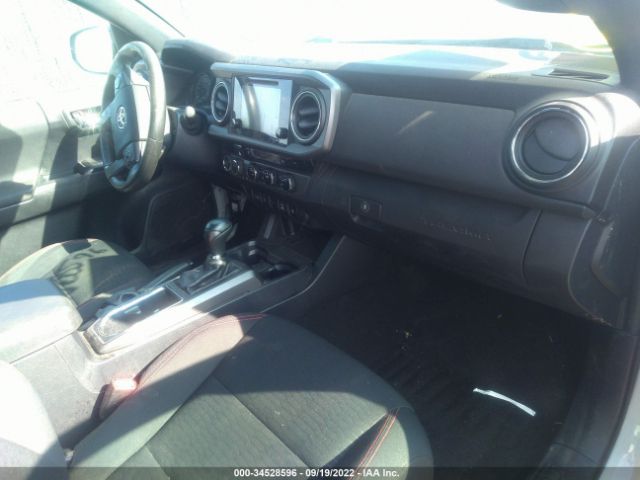 Photo 4 VIN: 5TFSZ5AN4HX082095 - TOYOTA TACOMA 