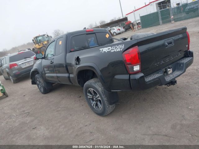 Photo 2 VIN: 5TFSZ5AN6JX130301 - TOYOTA TACOMA 