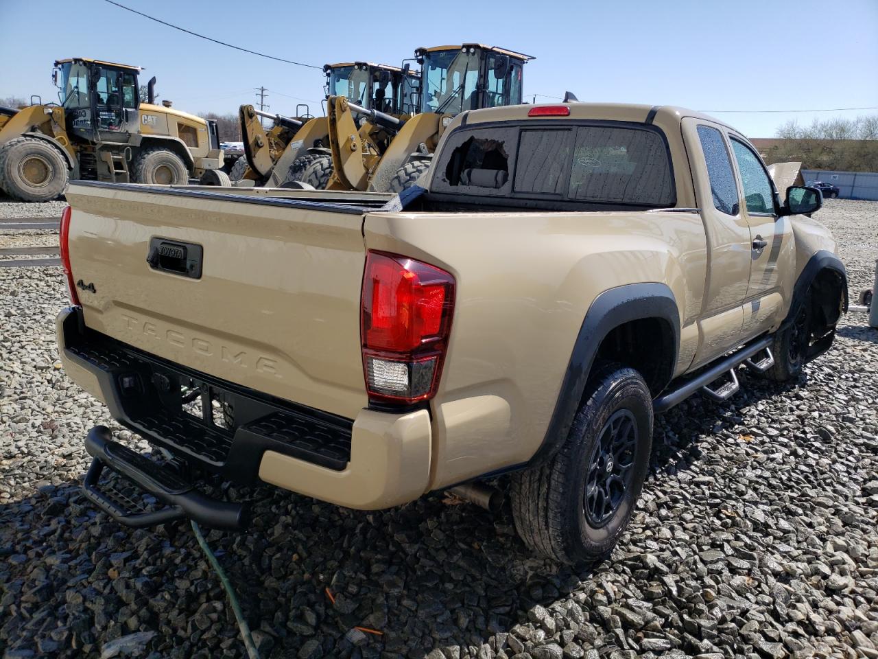 Photo 2 VIN: 5TFSZ5AN7KX205203 - TOYOTA TACOMA 