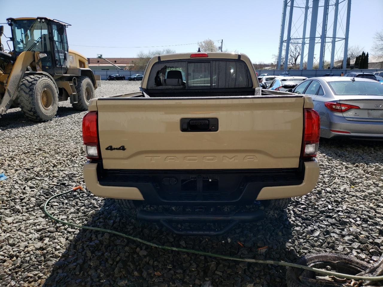 Photo 5 VIN: 5TFSZ5AN7KX205203 - TOYOTA TACOMA 