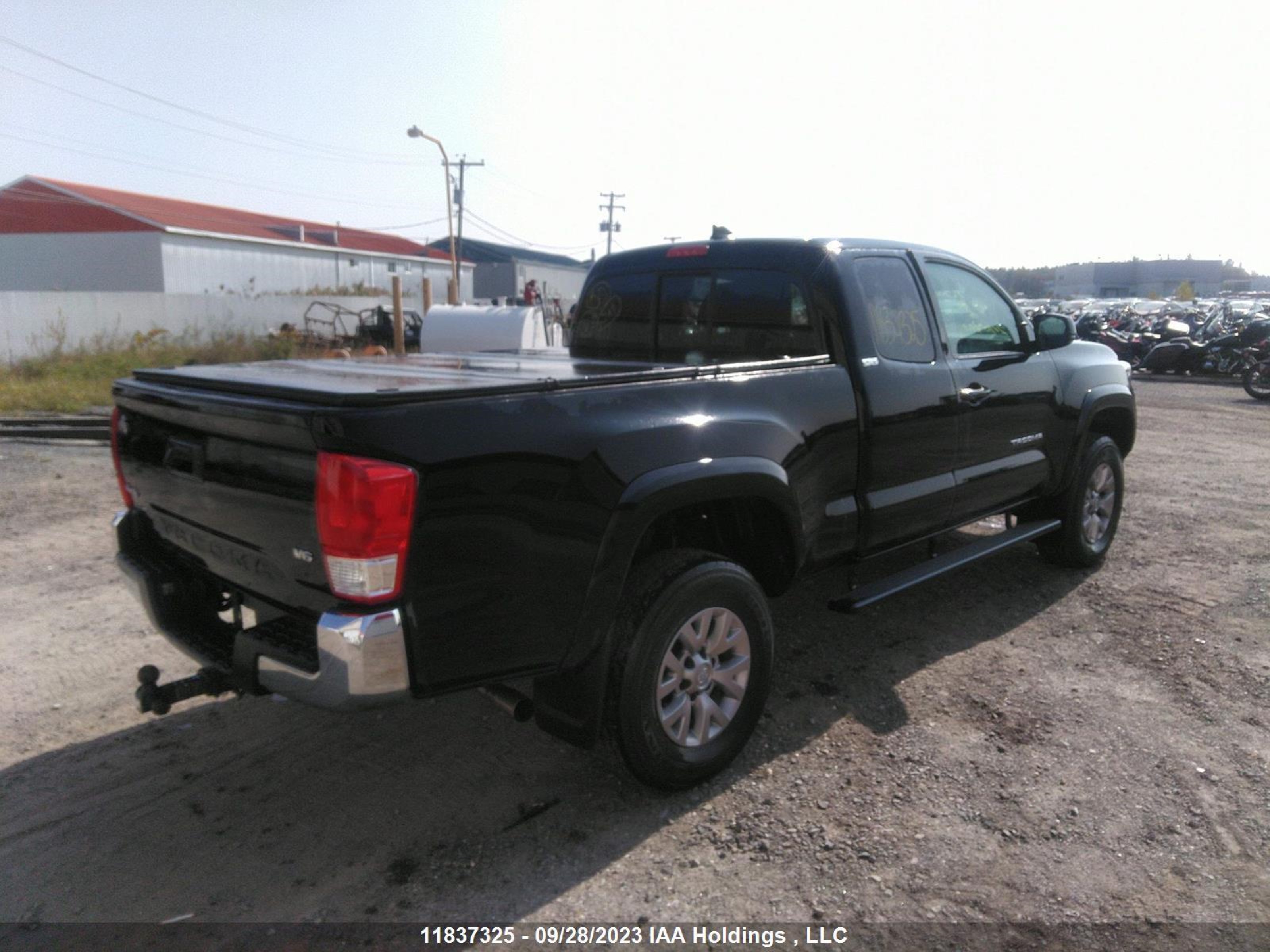 Photo 3 VIN: 5TFSZ5AN8GX037305 - TOYOTA TACOMA 