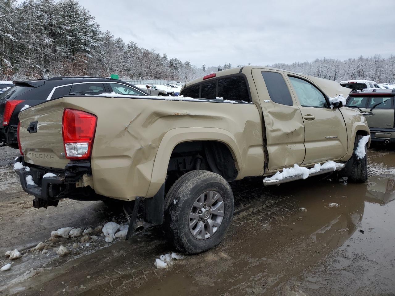 Photo 2 VIN: 5TFSZ5ANXGX018142 - TOYOTA TACOMA 