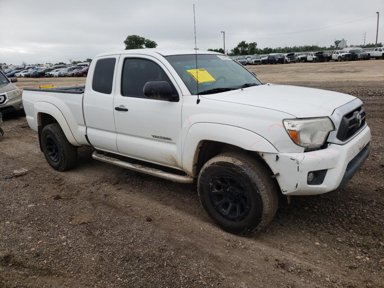 Photo 3 VIN: 5TFTU4GN2CX025990 - TOYOTA TACOMA 