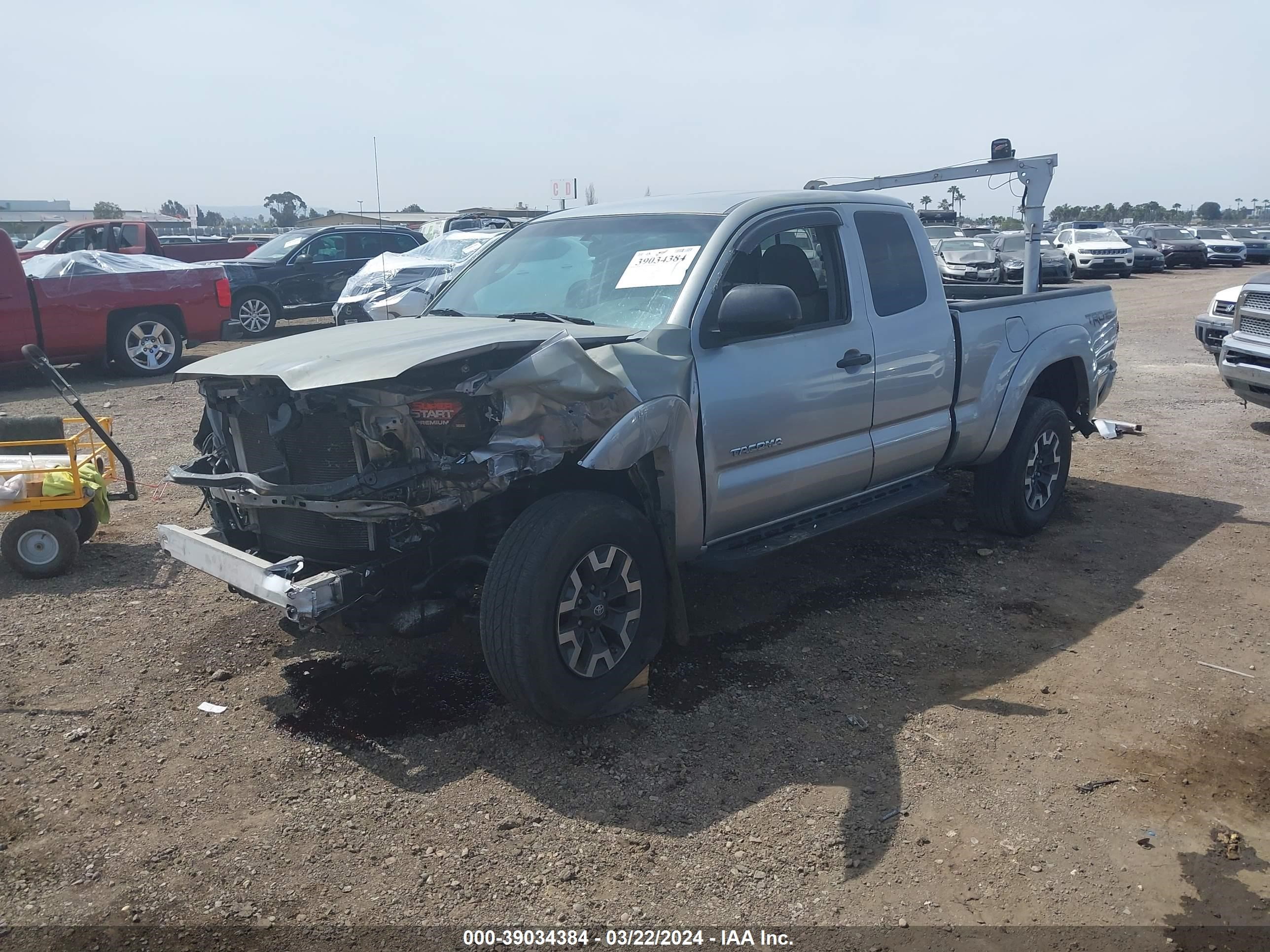 Photo 1 VIN: 5TFTU4GN2EX052500 - TOYOTA TACOMA 